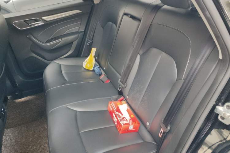 Used Roewe i6 2018 20T Automatic Internet ZhiZun Edition Left Rear Seat