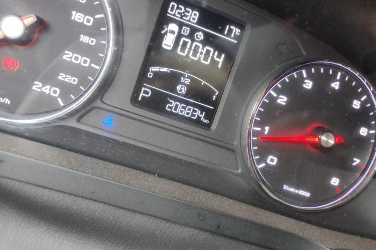 Used Roewe i6 2018 20T Automatic Flagship Edition Odometer Close Up