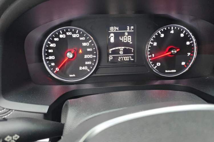 Used Roewe i6 2018 20T Automatic Internet Smart Edition Odometer Close Up