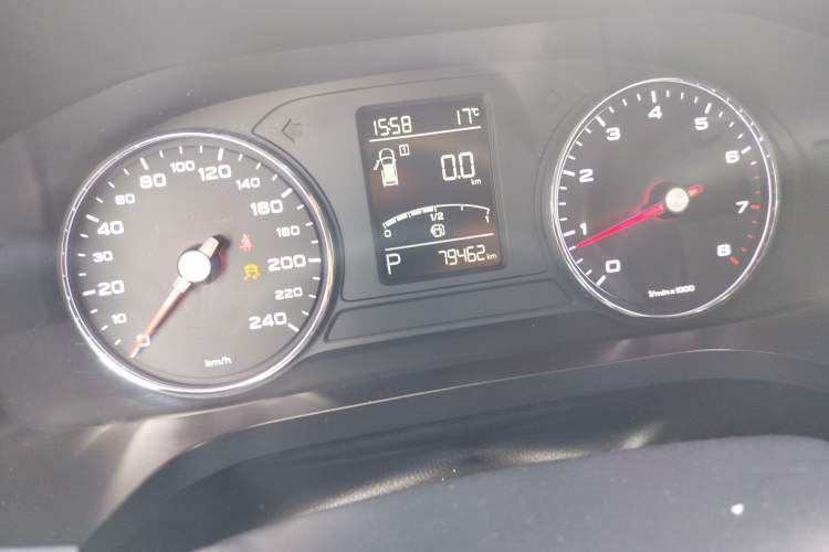 Used Roewe i6 2018 20T Automatic Flagship Edition Odometer Close Up