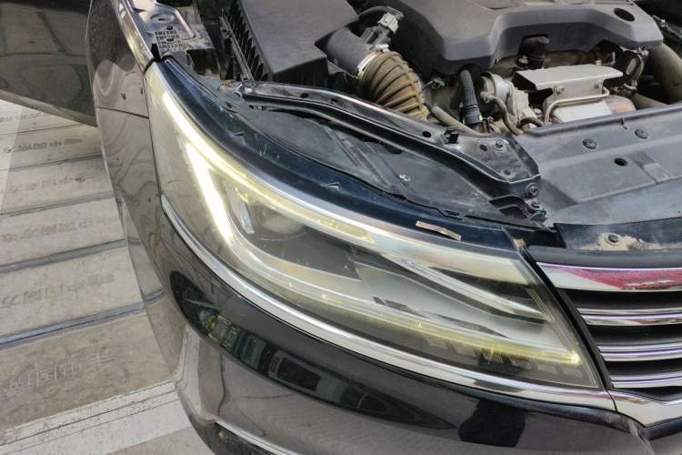 Used Roewe i6 2018 20T Automatic Internet ZhiZun Edition Right Front Headlight