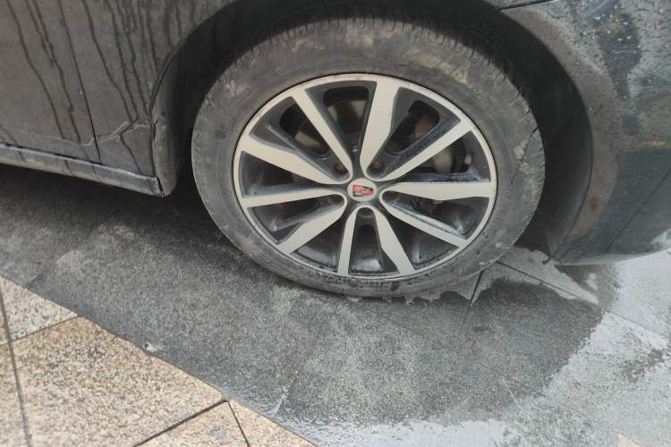 Used Roewe i6 2018 20T Automatic Flagship Edition Right Front Wheel Hub