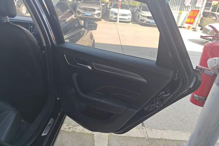 Used Roewe i6 2018 20T Manual Luxury Edition Right Rear Door Interior