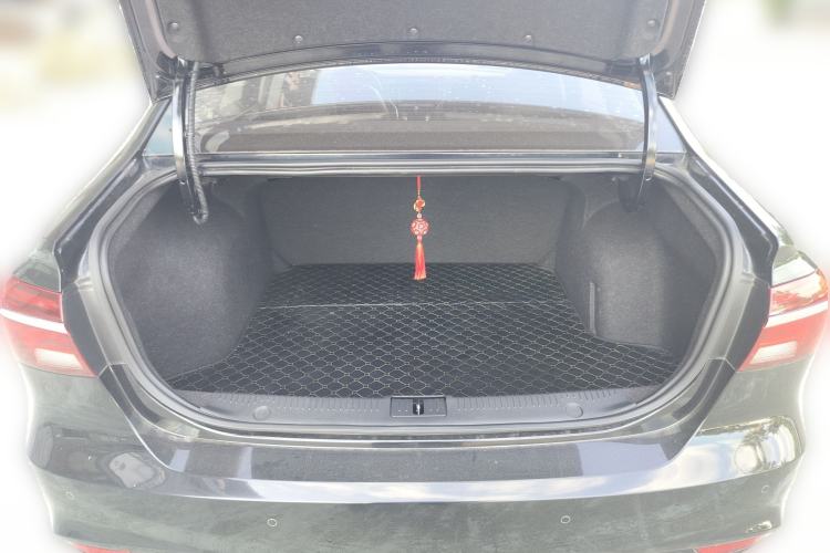 Used Roewe i6 2018 20T Automatic Flagship Edition Trunk
