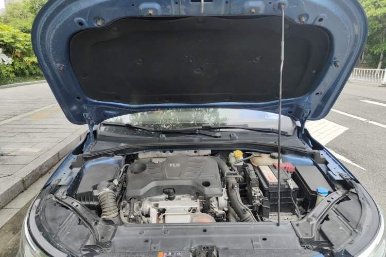 Used Roewe i6 2018 20T Automatic Internet ZhiZun Edition Engine Bay