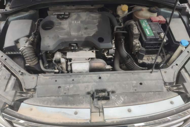 Used Roewe i6 2018 20T Automatic Flagship Edition Engine Bay