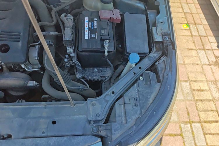 Used Roewe i6 2018 20T Automatic Flagship Edition Engine Bay Left
