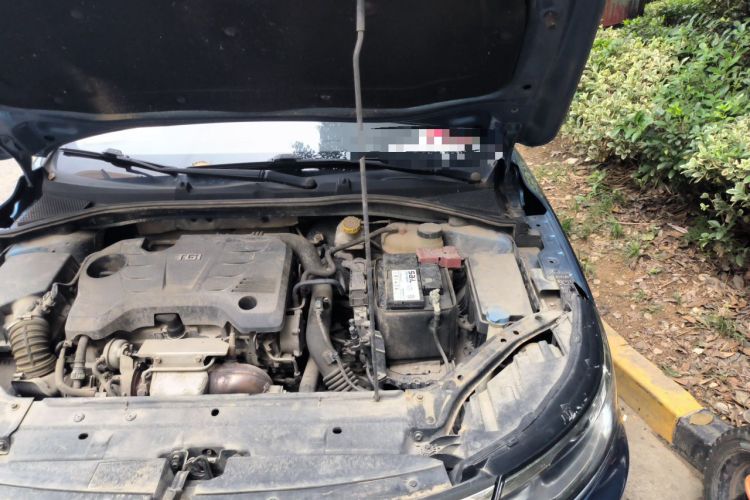 Used Roewe i6 2018 20T Automatic Flagship Edition Engine Bay Left