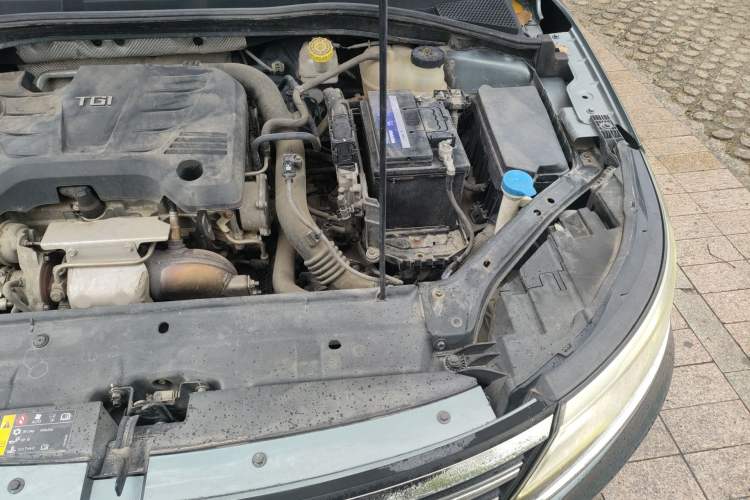 Used Roewe i6 2018 20T Automatic Flagship Edition Engine Bay Left