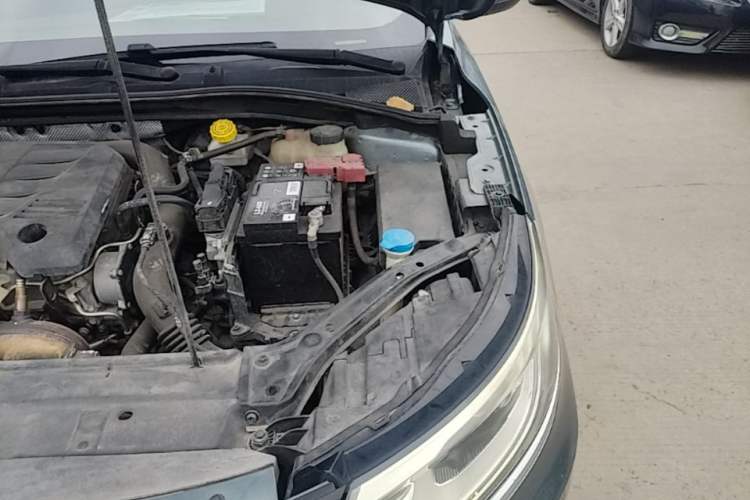 Used Roewe i6 2018 20T Automatic Flagship Edition Engine Bay Left