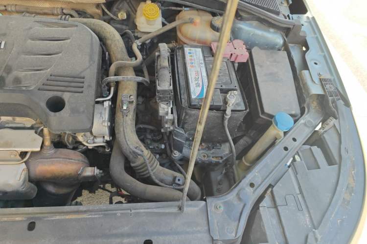 Used Roewe i6 2018 20T Automatic Internet Smart Edition Engine Bay Left