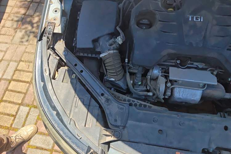 Used Roewe i6 2018 20T Automatic Flagship Edition Engine Bay Right