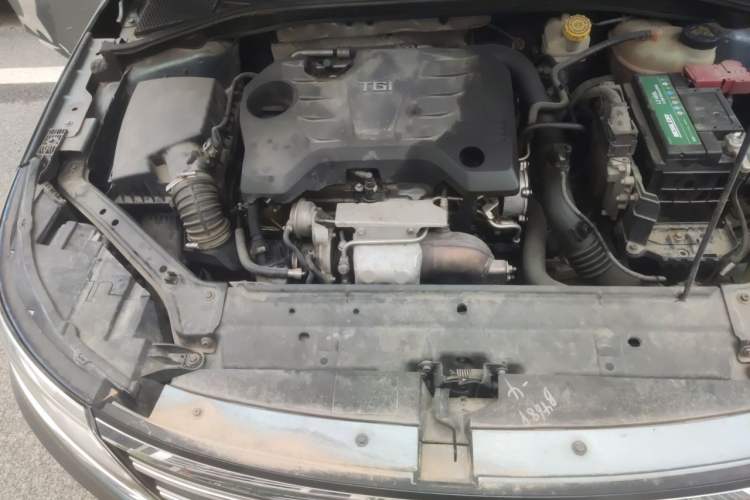 Used Roewe i6 2018 20T Automatic Flagship Edition Engine Bay Right