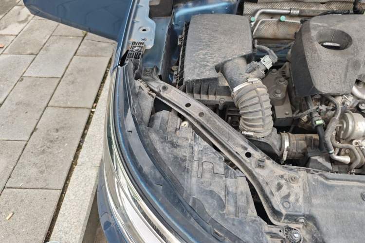 Used Roewe i6 2018 16T Automatic Internet Smart Edition Engine Bay Right