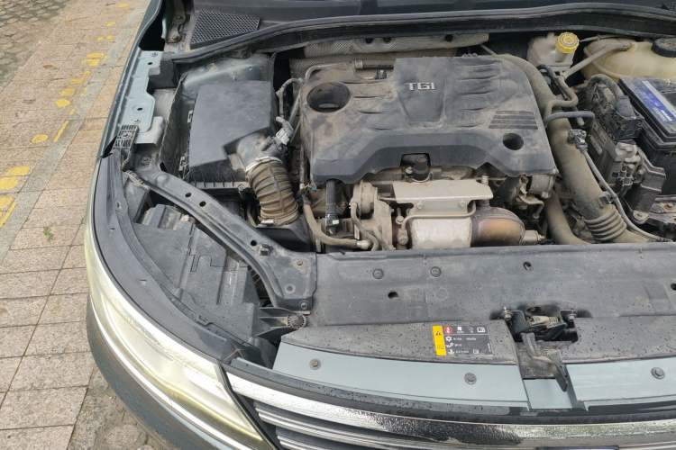 Used Roewe i6 2018 20T Automatic Flagship Edition Engine Bay Right