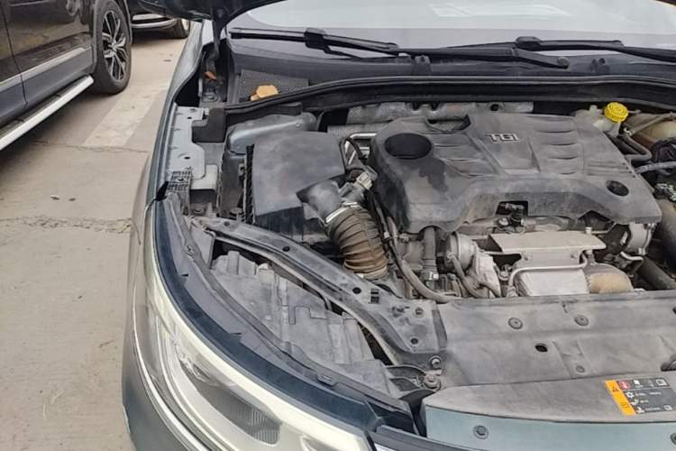 Used Roewe i6 2018 20T Automatic Flagship Edition Engine Bay Right