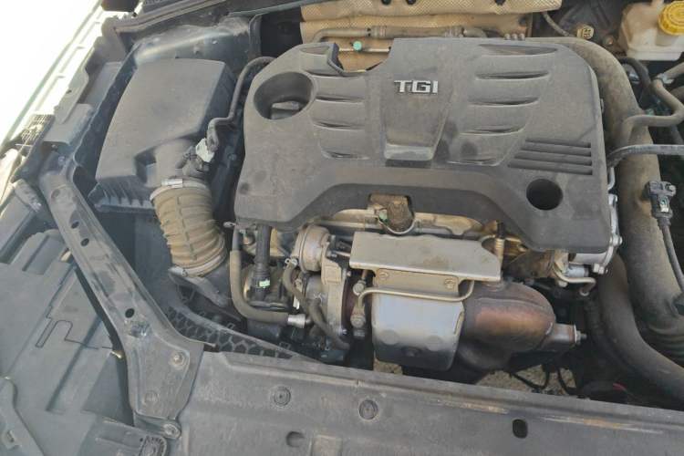 Used Roewe i6 2018 20T Automatic Internet Smart Edition Engine Bay Right