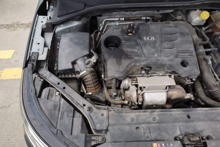 Used Roewe i6 2018 20T Automatic Flagship Edition Engine Bay Right