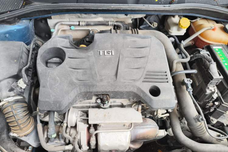 Used Roewe i6 2018 20T Automatic Flagship Edition Engine Bay