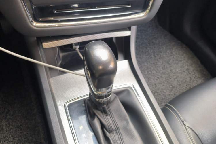 Used Roewe i6 2018 20T Automatic Flagship Edition Gear Lever