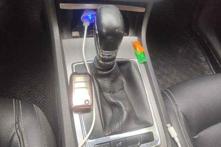 Used Roewe i6 2018 20T Automatic Internet Smart Edition Gear Lever