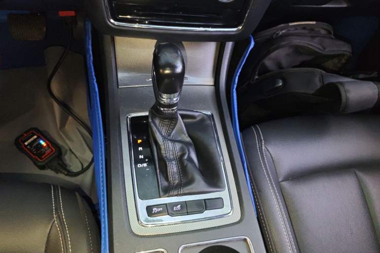 Used Roewe i6 2018 20T Automatic Flagship Edition Gear Lever