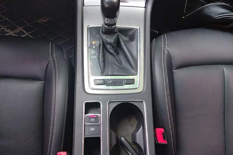 Used Roewe i6 2018 20T Automatic Flagship Edition Gear Lever