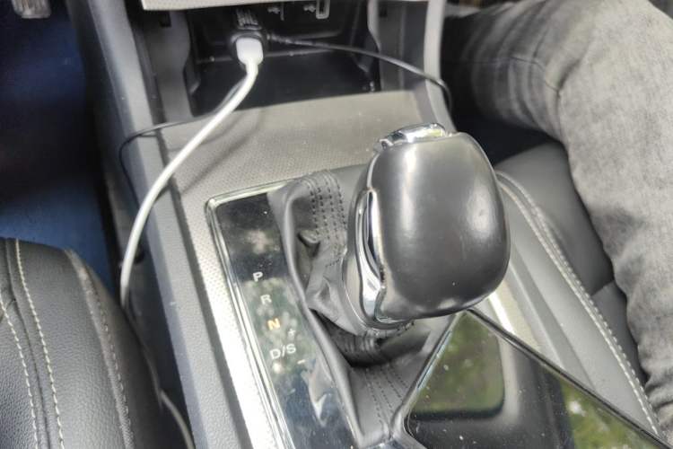 Used Roewe i6 2018 20T Automatic Internet ZhiZun Edition Gear Lever