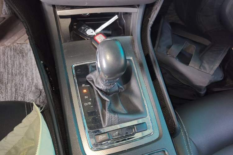 Used Roewe i6 2018 20T Automatic Flagship Edition Gear Lever