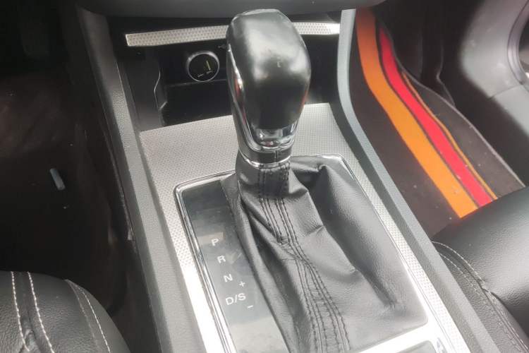 Used Roewe i6 2018 20T Automatic Flagship Edition Gear Lever