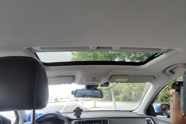 Used Roewe i6 2018 20T Automatic Internet ZhiZun Edition Headliner