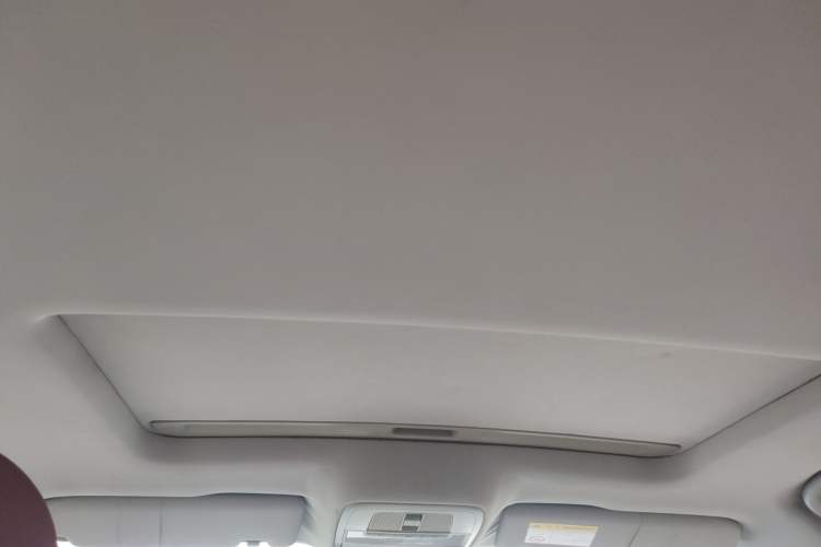 Used Roewe i6 2018 20T Automatic Flagship Edition Headliner