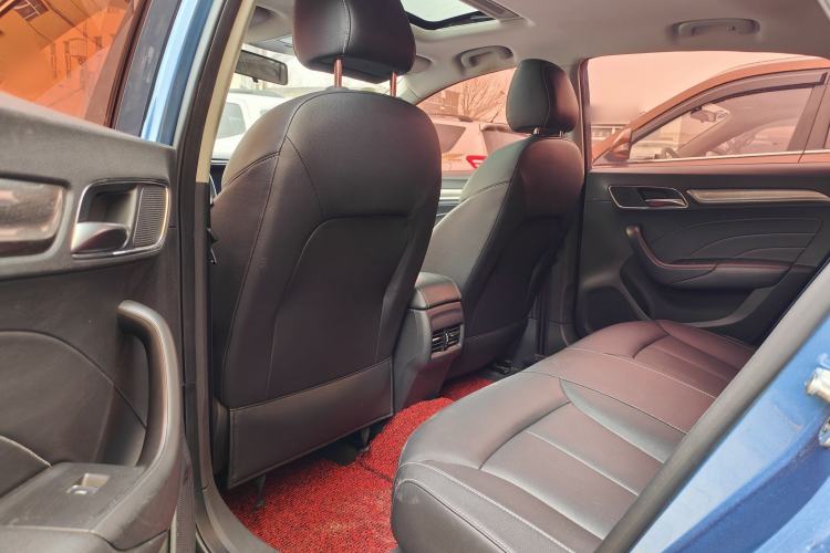 Used Roewe i6 2018 20T Automatic Internet Smart Edition Interior 3