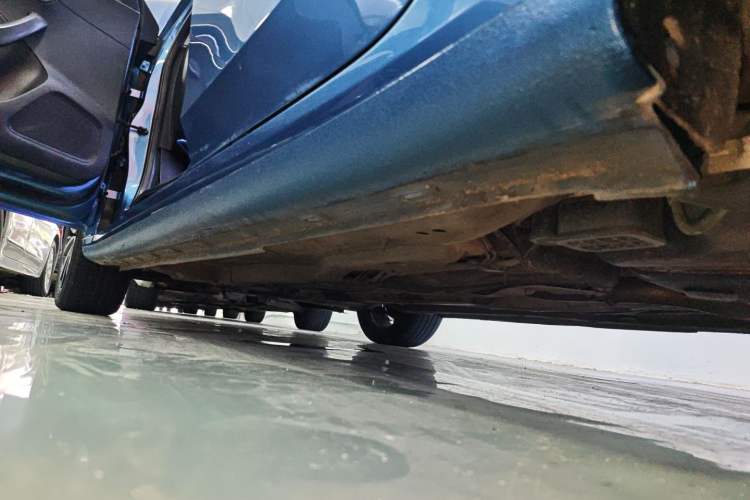 Used Roewe i6 2018 20T Automatic Flagship Edition Left Side Sill