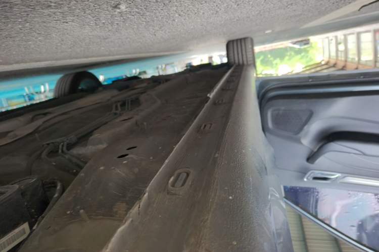 Used Roewe i6 2018 20T Automatic Flagship Edition Left Side Sill