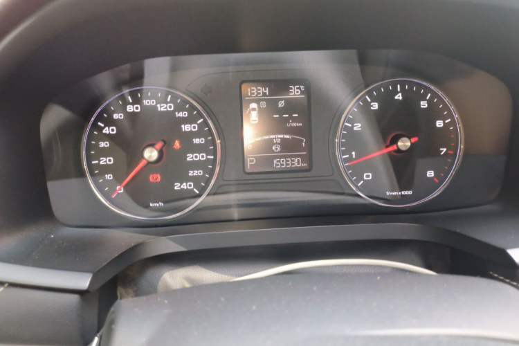 Used Roewe i6 2018 20T Automatic Flagship Edition Odometer Close Up