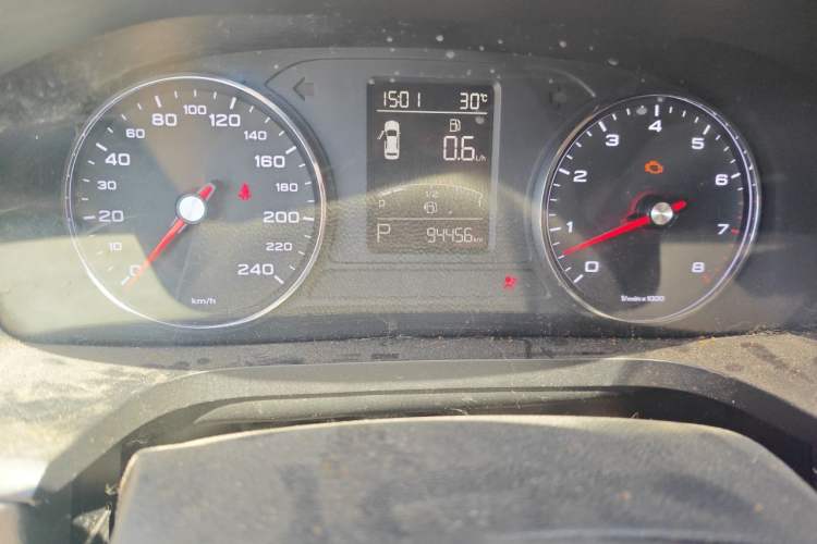 Used Roewe i6 2018 20T Automatic Internet Smart Edition Odometer Close Up