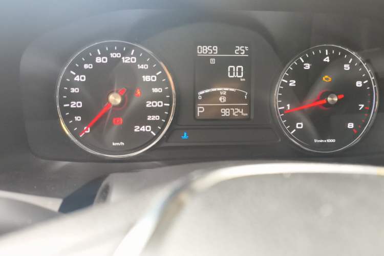 Used Roewe i6 2018 20T Automatic Flagship Edition Odometer Close Up