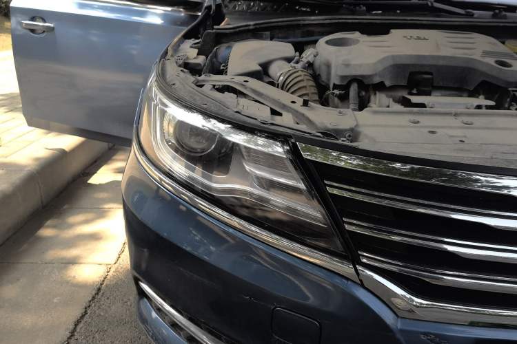 Used Roewe i6 2018 20T Automatic Flagship Edition Right Front Headlight