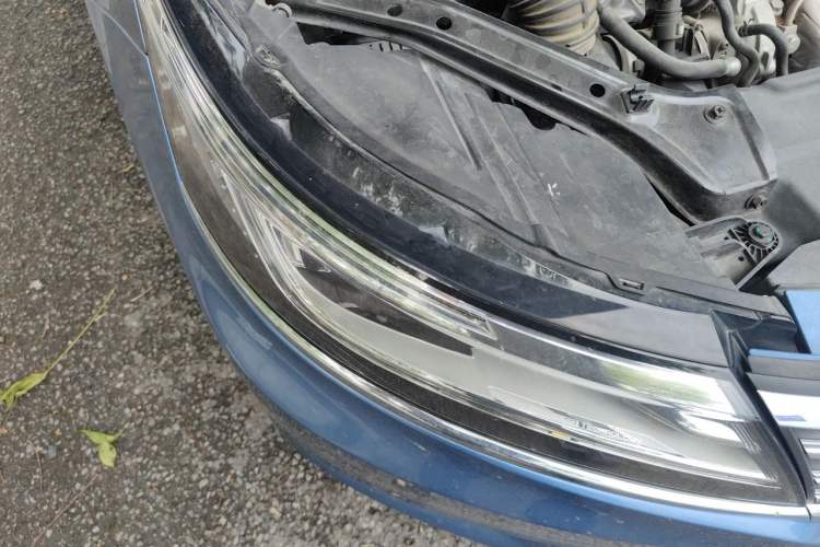 Used Roewe i6 2018 20T Automatic Internet ZhiZun Edition Right Front Headlight