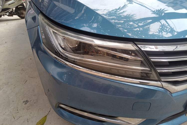 Used Roewe i6 2018 20T Automatic Internet ZhiZun Edition Right Front Headlight