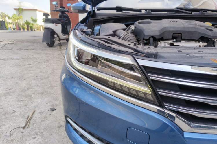Used Roewe i6 2018 20T Automatic Internet ZhiZun Edition Right Front Headlight