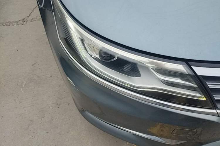 Used Roewe i6 2018 20T Automatic Flagship Edition Right Front Headlight