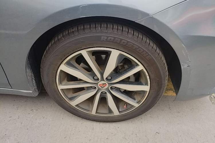 Used Roewe i6 2018 20T Automatic Flagship Edition Right Front Wheel Hub