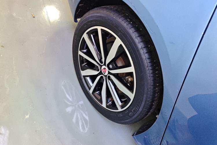Used Roewe i6 2018 20T Automatic Flagship Edition Right Rear Wheel Hub