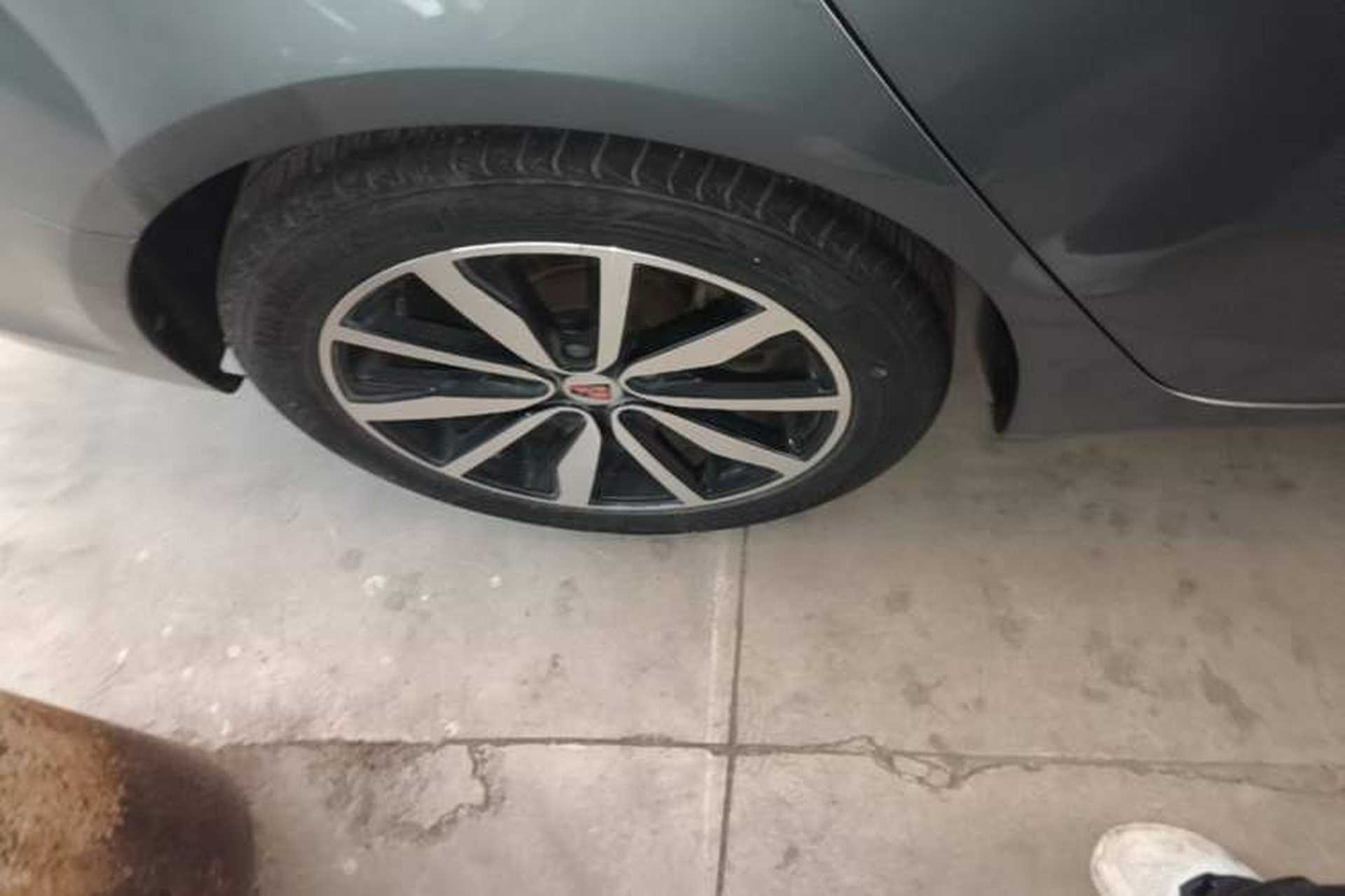 Used Roewe i6 2018 20T Automatic Internet Smart Edition Right Rear Wheel Hub
