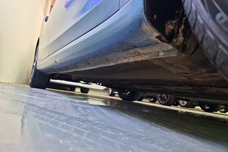 Used Roewe i6 2018 20T Automatic Flagship Edition Right Side Sill