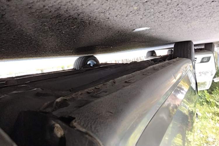 Used Roewe i6 2018 20T Automatic Flagship Edition Right Side Sill