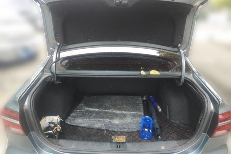 Used Roewe i6 2018 20T Automatic Internet Smart Edition Trunk