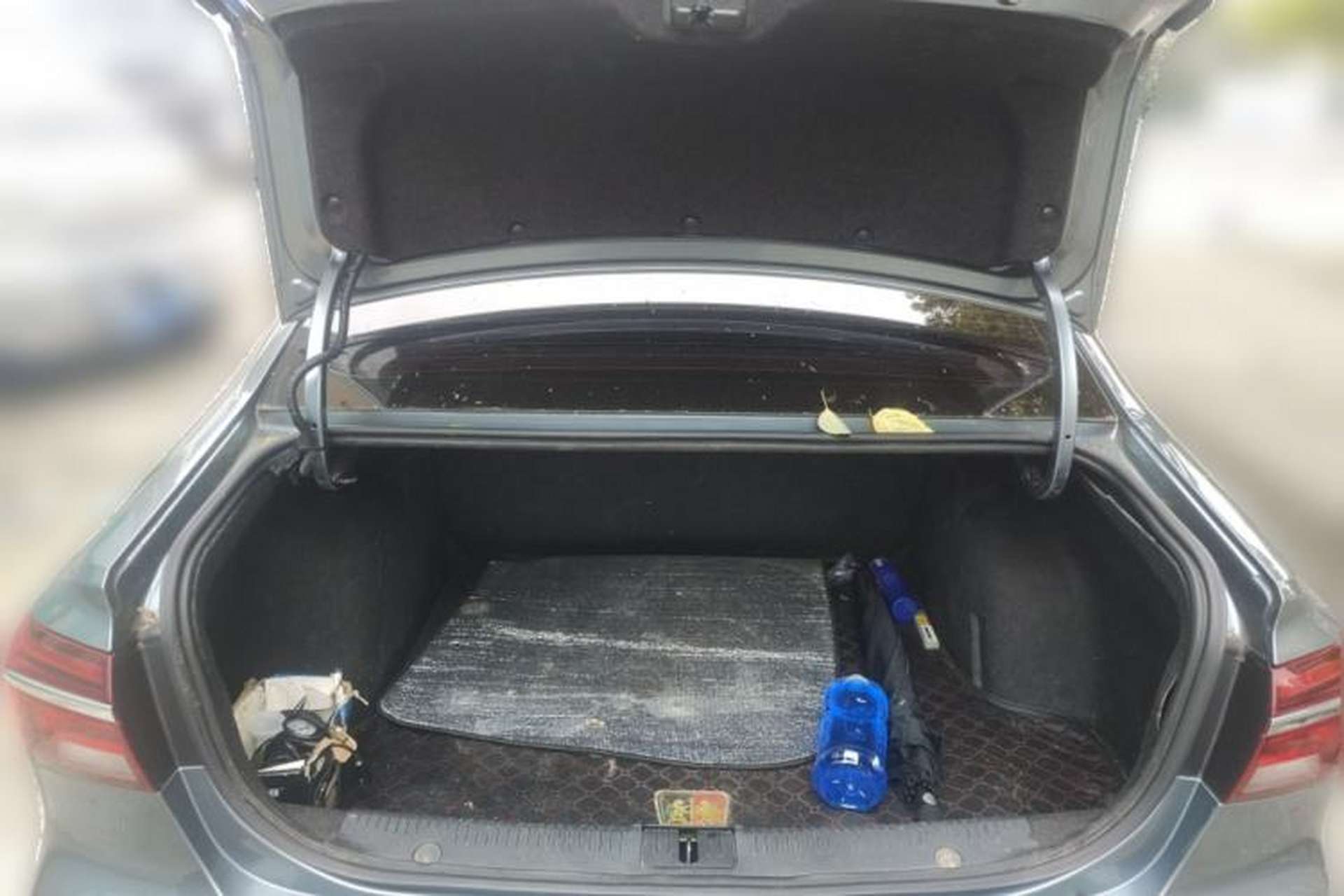 Used Roewe i6 2018 20T Automatic Internet Smart Edition Trunk
